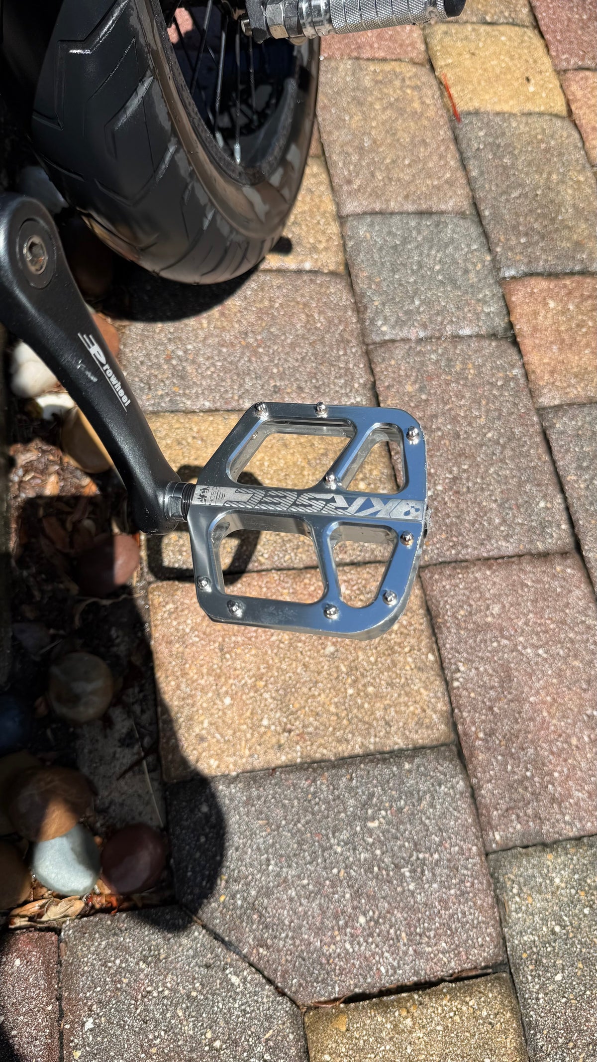 Timoto Wide Chrome Bike Pedals (Universal Fit)