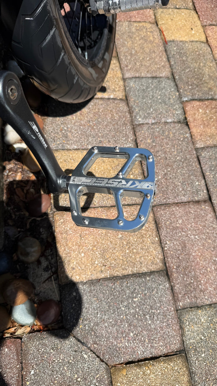 Timoto Wide Chrome Bike Pedals (Universal Fit)